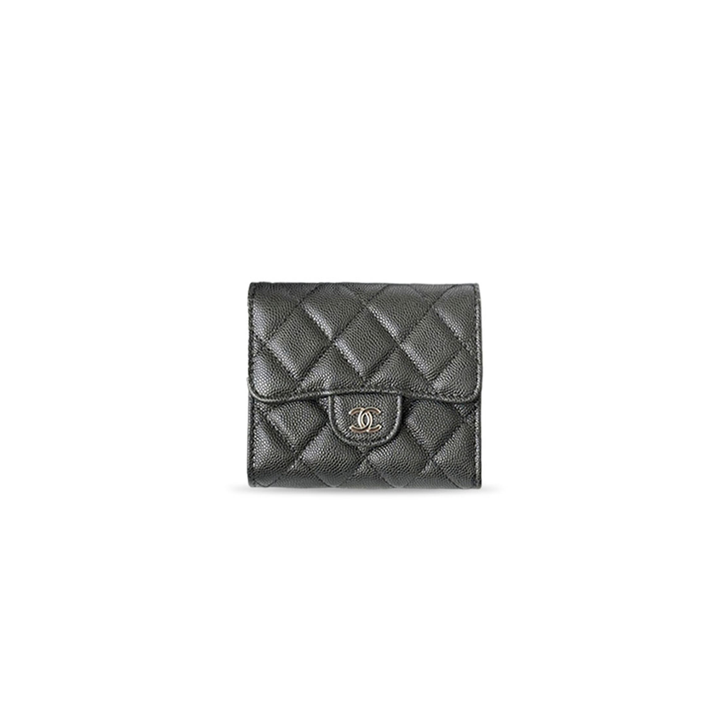 CHANEL CAVIAR QUILTED COMPACT FLAP WALLET (11.5*10.5*3cm)